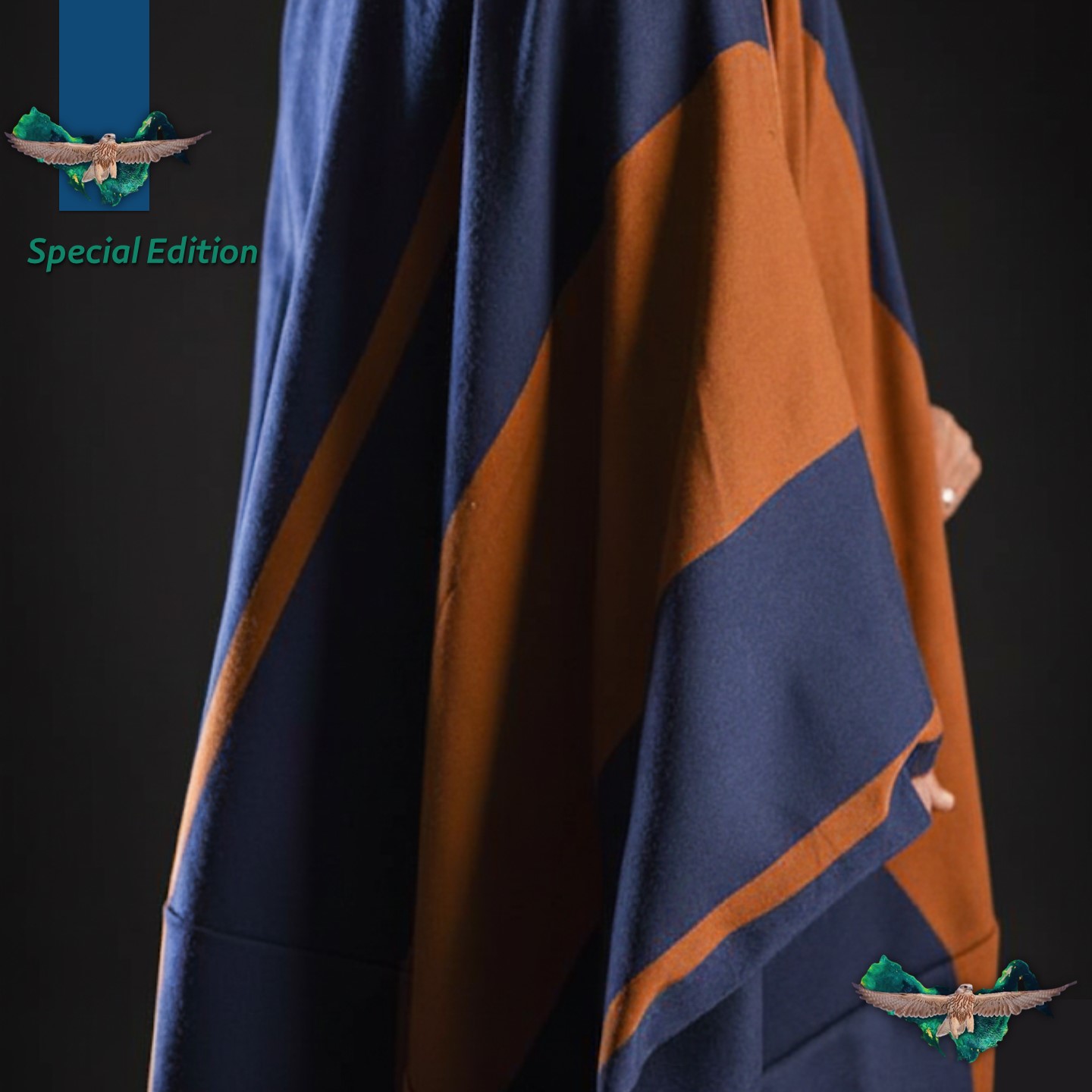 فروة نسائية ذهبية فاخرة